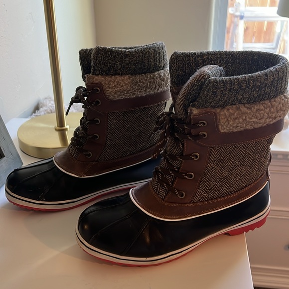 Dream Pairs duck boots - Picture 4 of 5